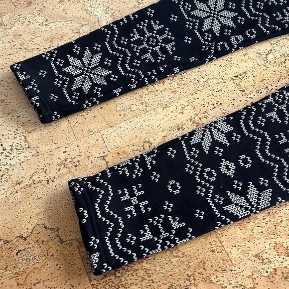 JUST Cozy Fur Lined Snowflake Leggings - Picture 3 of 7